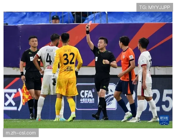 刘殿座把守球门难阻三球 成都门将位置面临竞争 刘殿座把守球门难阻三球 成都门将位置面临竞争